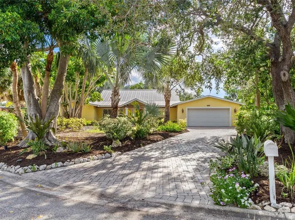 5215 Cape Leyte Dr, Sarasota, FL 34242