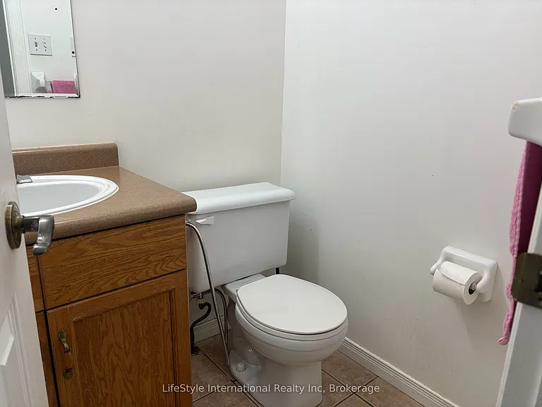 41 Camm Cres — Photo 11