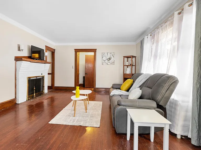 43 Liszt St #1 — Photo 2