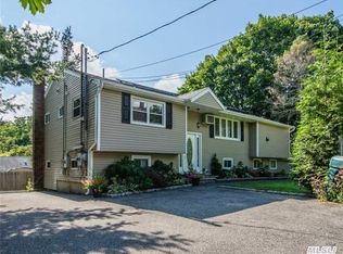 43 President St, Huntington Station, NY 11746