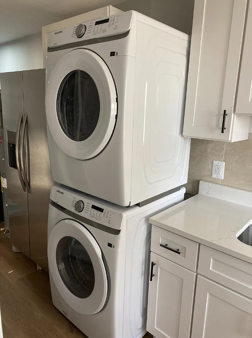 823 N Woodington Rd $600 Private Room (Shared Bath) — Photo 3
