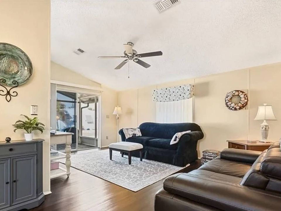1st image of 2130 Jacaranda Ct