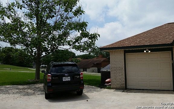 2nd image of 3908 Cedar Ct
