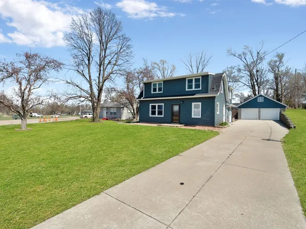 965 2nd St, Marion, IA 52302