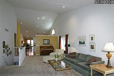 5th image of 100 Kensington Ct