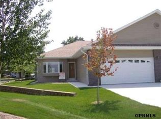 705 Whitefeathers, Arlington, NE 68002