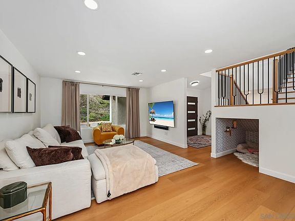 4th image of 1225 Fallbrook Ct