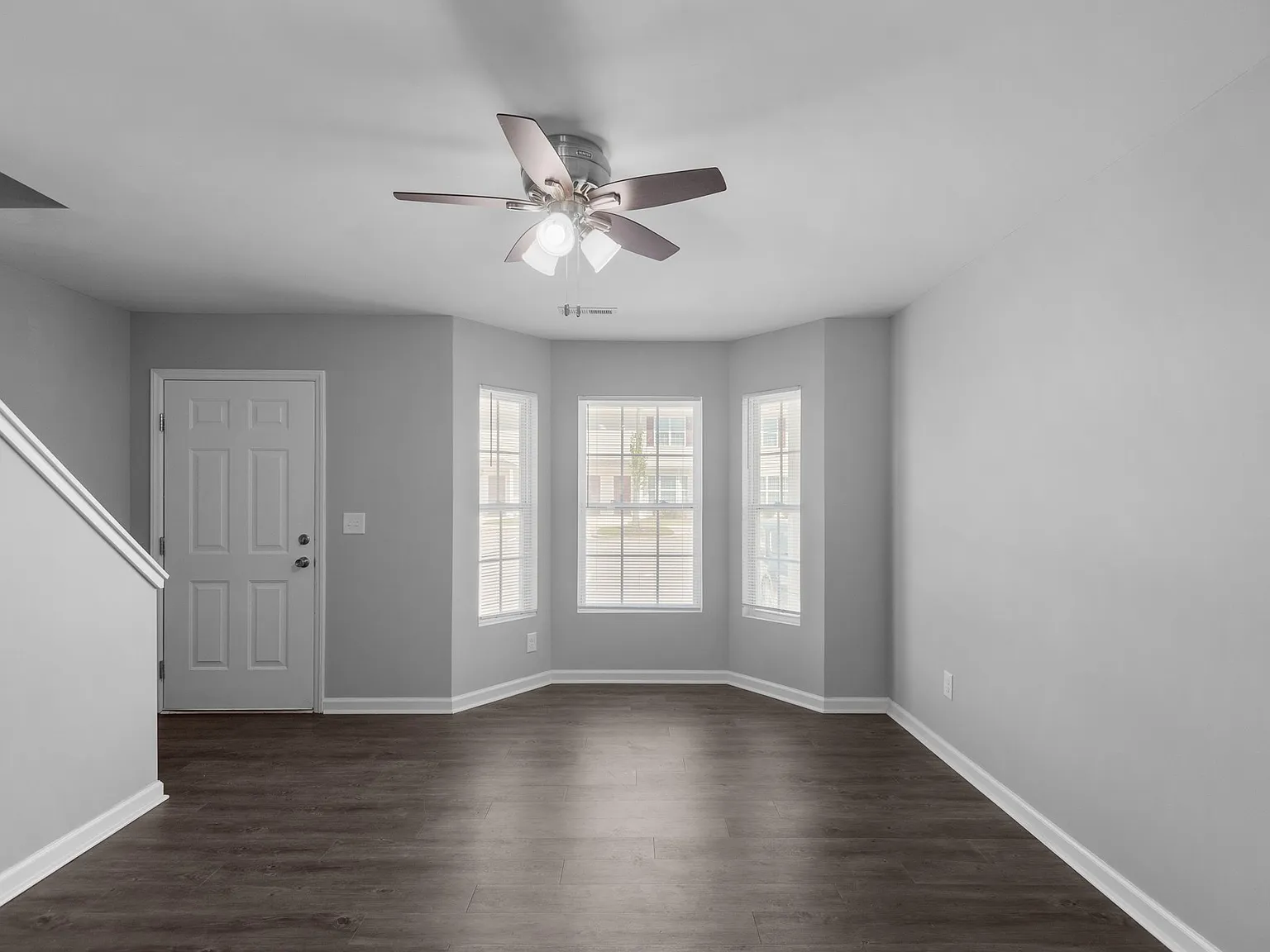 2 bed, 1.5 bath, 1056 sqft, $1,200 — Photo 2