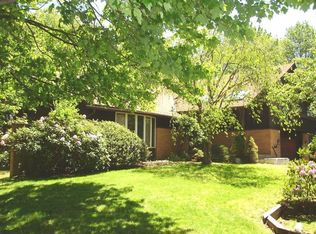 225 Hillside Ter, Kingston, NY 12401