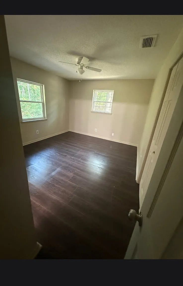3 bed, 1188 sqft, $1,695 — Photo 2