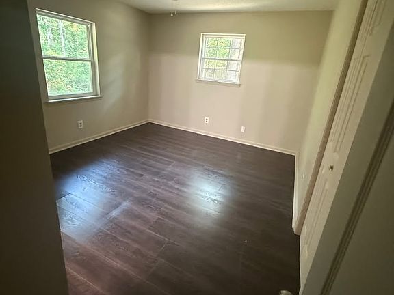 2nd image of 102 Clarks Bluff Rd