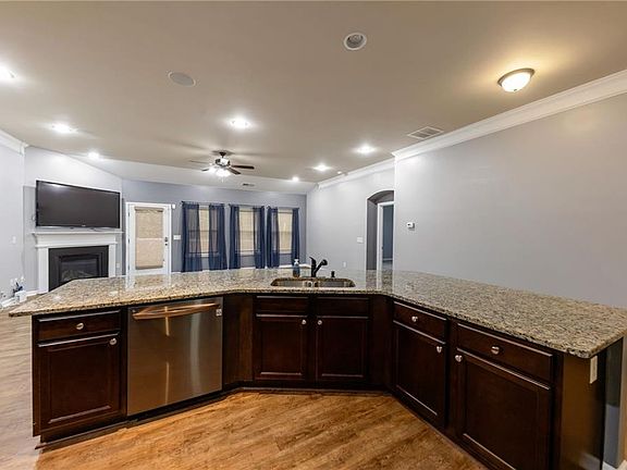 2nd image of 21 Copeland Ln