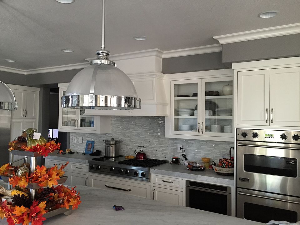 2nd image of 403 Lake View Ct