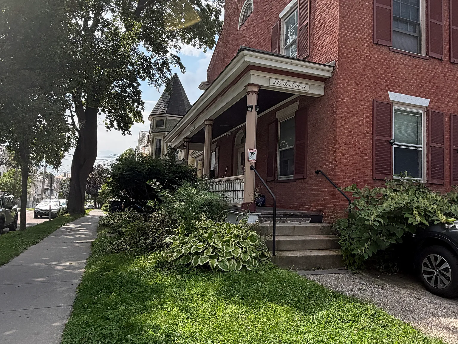 233 Pearl St — Photo 2