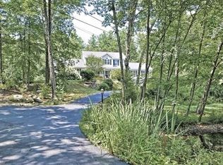 79 Whitins Rd, Sutton, MA 01590
