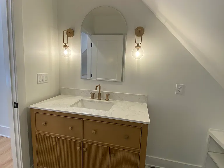 421 S Union St — Photo 10