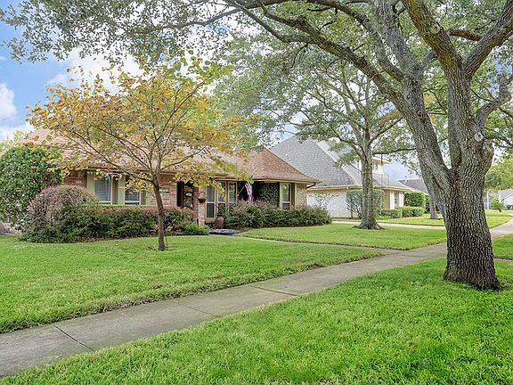 2nd image of 3019 S Blue Meadow Cir