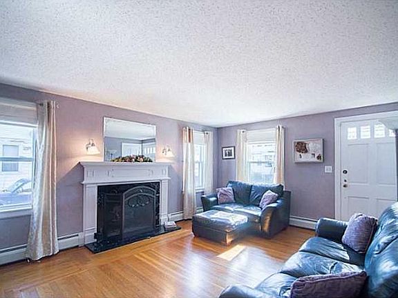 5th image of 21 Brown St