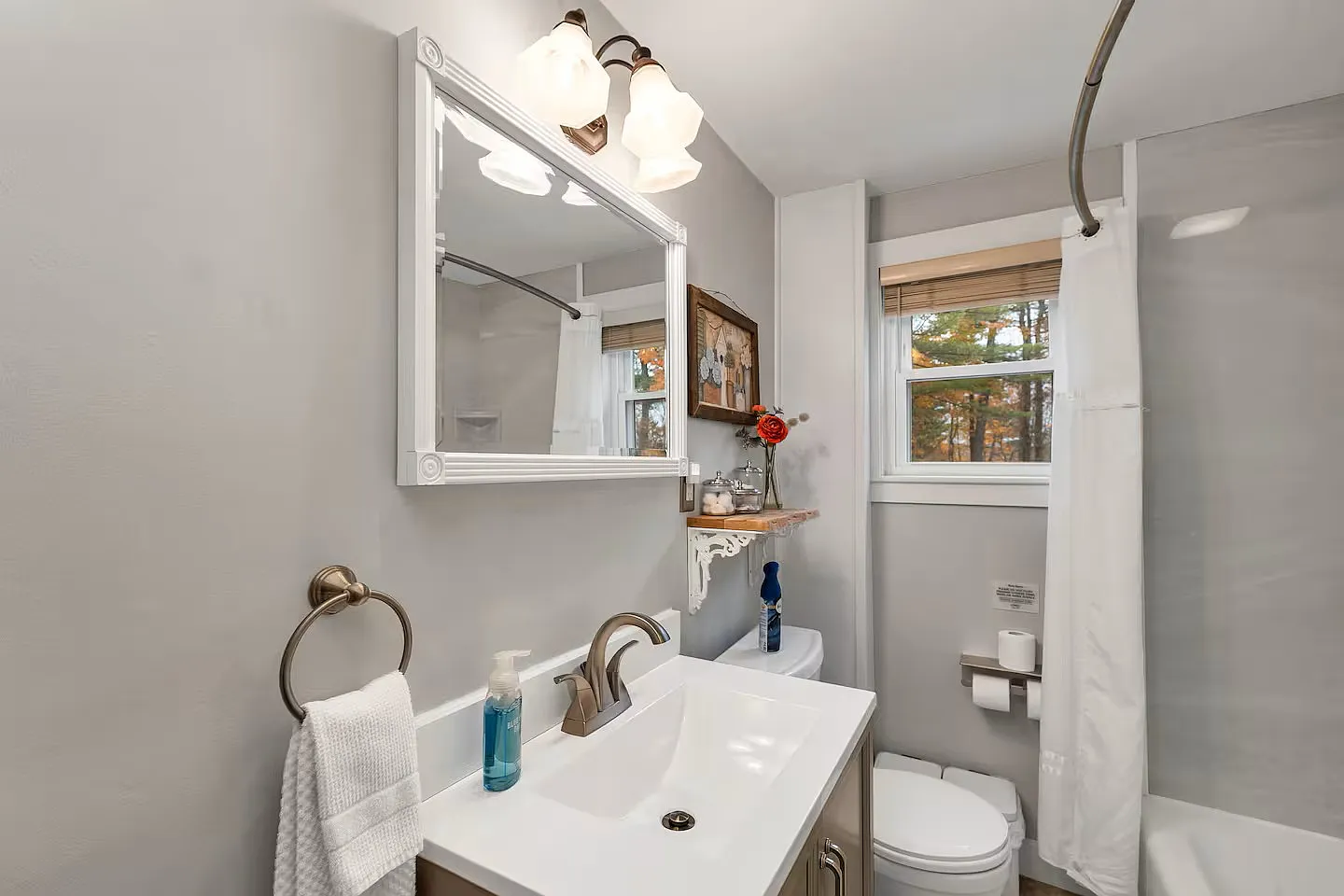 23 Redgate — Photo 4