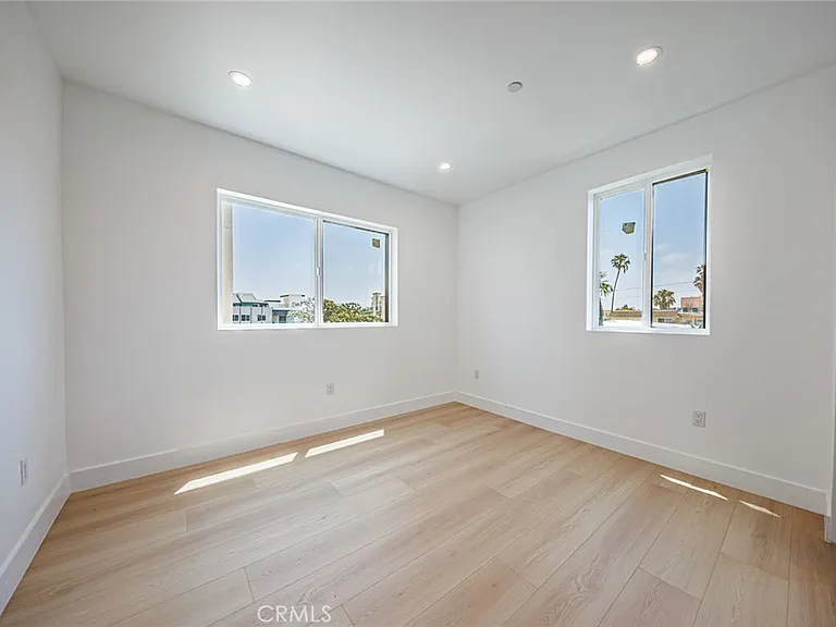 1065 S Corning St #A — Photo 31