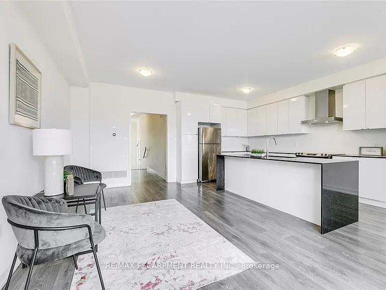 209 Fowley Dr — Photo 10