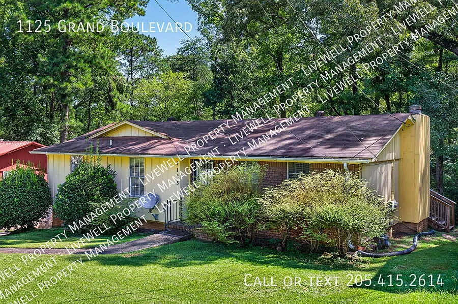 "Charming 3-Bed, 2-Bath Retreat with 1702 Sq Ft in Birmingham's Heart!" — Photo 3