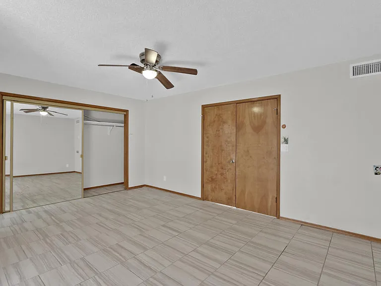 730 N Resler Dr #B — Photo 45