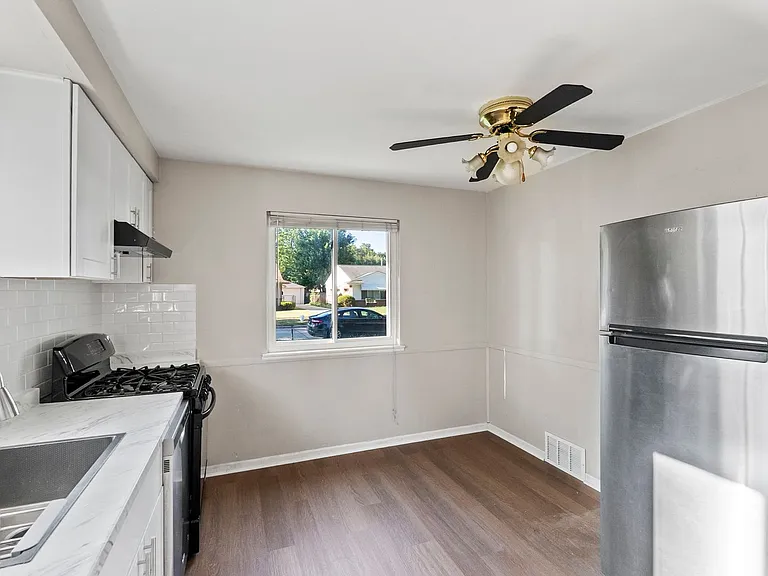 1257 Jerry Ave — Photo 6