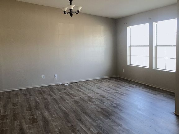 3rd image of 2480 E Leroy Ave
