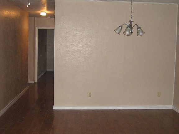 3rd image of 670 Whiteoak Dr
