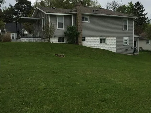 374 Glenn St, Barberton, OH 44203