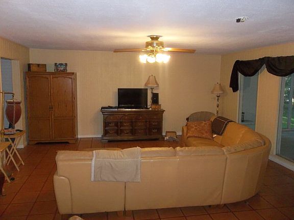 2nd image of 3229 County Road 415