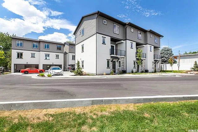 313 E 4115 S — Photo 22