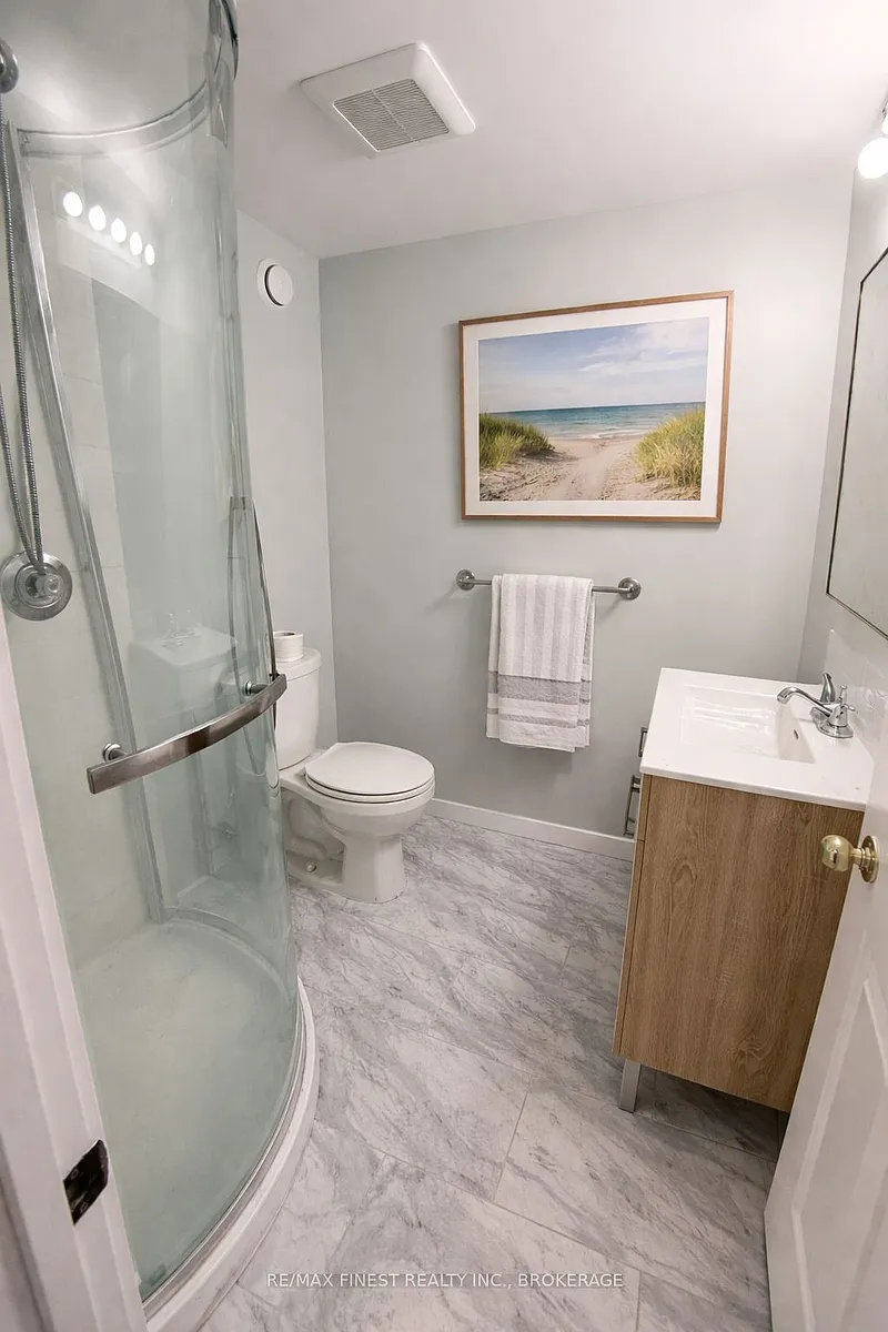Building Photo - 7 Ainsley Pl #A