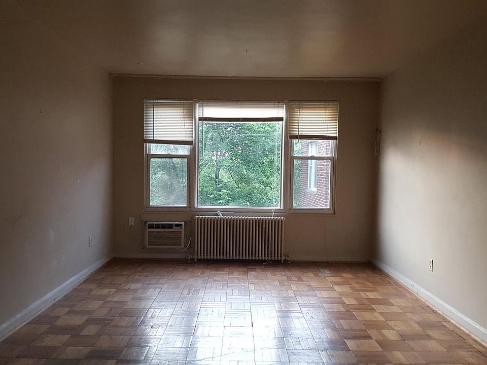 2nd image of 430 Ridge Rd SE APT 303