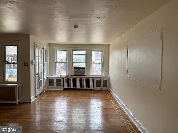 2nd image of 4218 Loring St