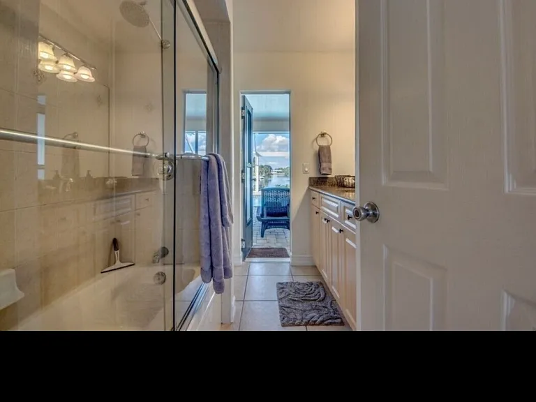 2307 SE 6th Ter — Photo 22