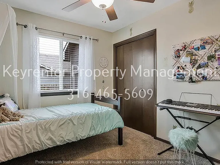 1470 N Aster St — Photo 8