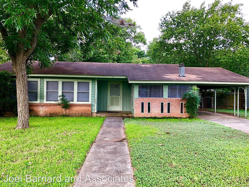 1st image of 1429 Highland Dr