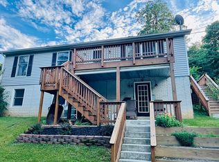 374 Columbia St, Harpers Ferry, WV 25425