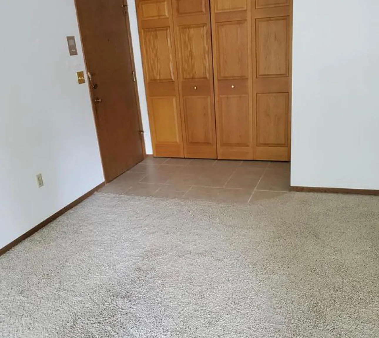 2 bed, 1.5 bath, 1050 sqft, $1,700 — Photo 4