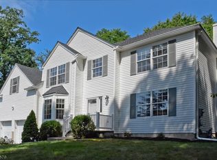 8 Potter Ln, Wharton, NJ 07885