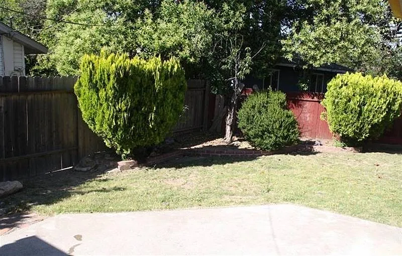 7335 19th St photo 1