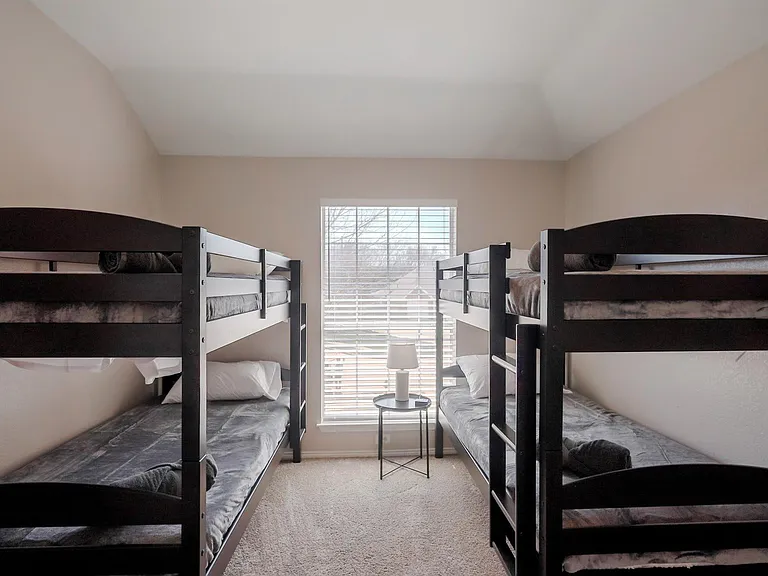 2808 Wales Ct — Photo 40