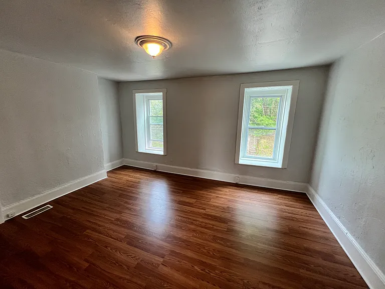 248 Plymouth St — Photo 15