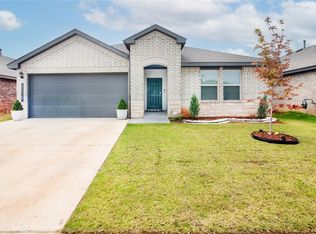 10204 NW 28th St, Yukon, OK 73099