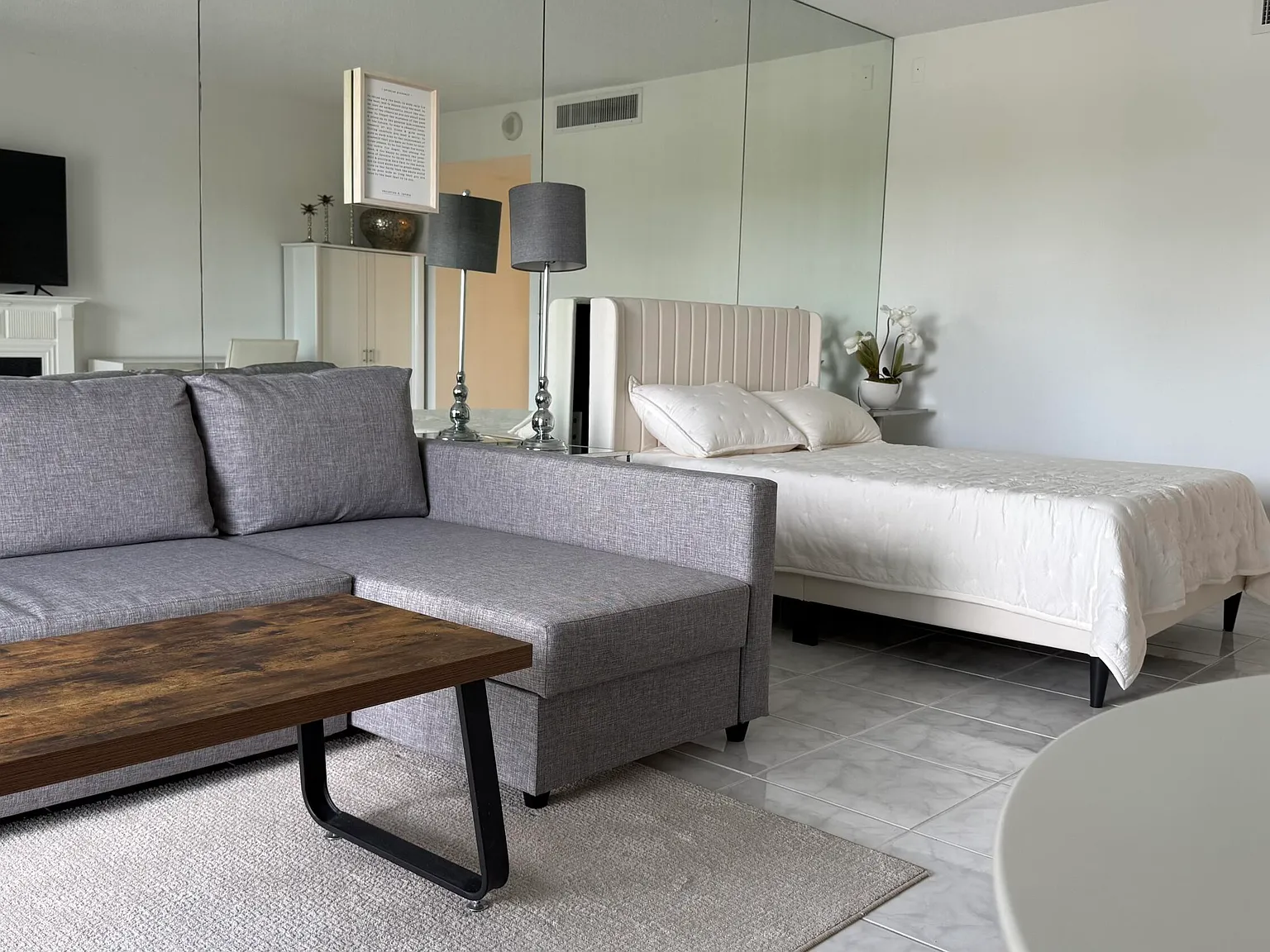 Studio, 1.0 bath, 450 sqft, $2,100 — Photo 4