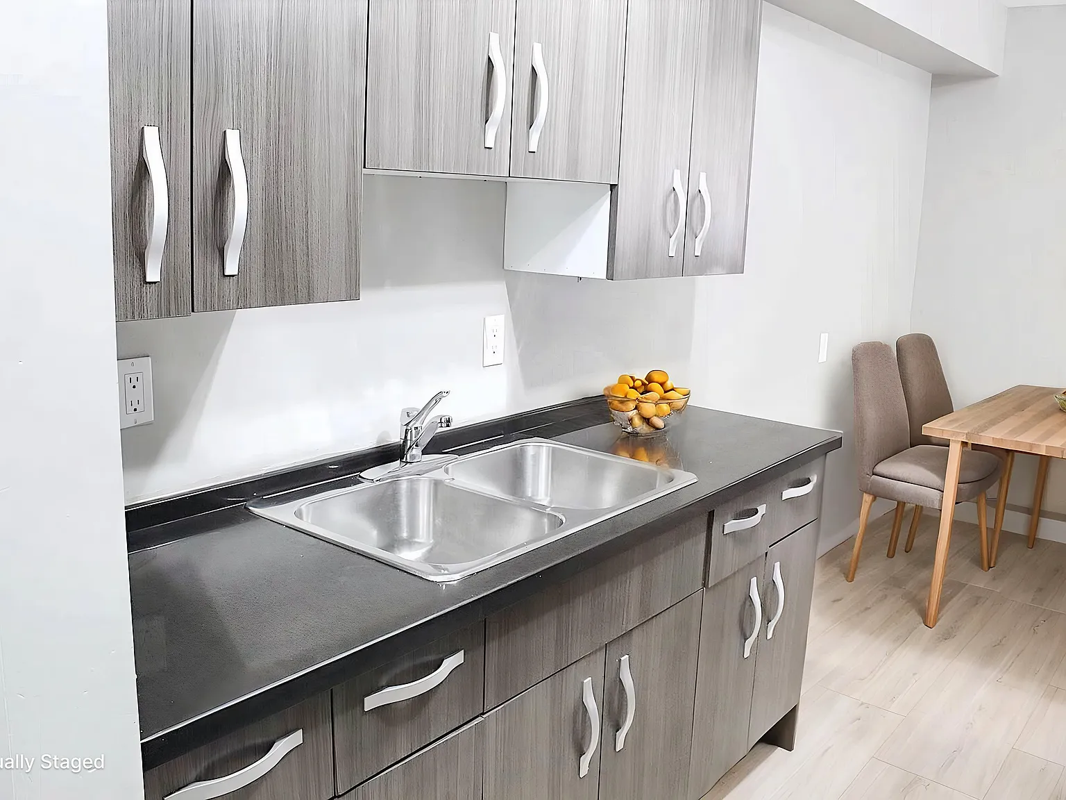 Aquarius Place Apartments — Photo 4