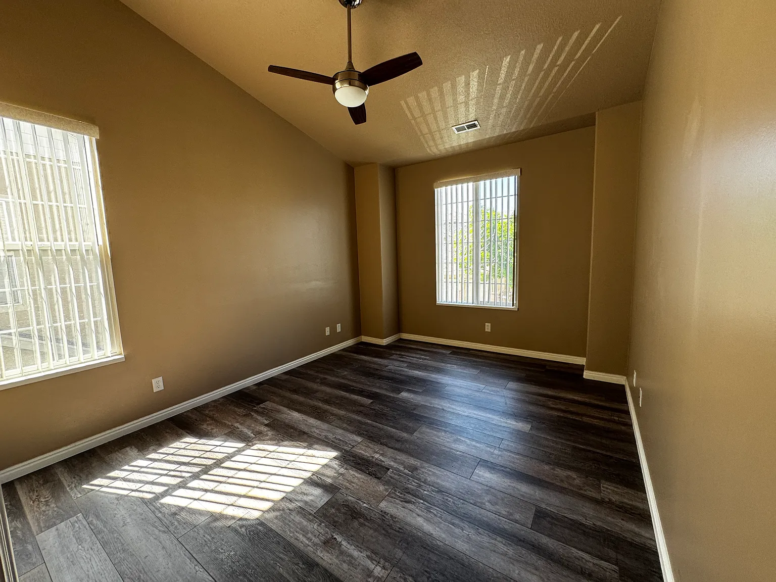 149 N Birmingham Ln W — Photo 2
