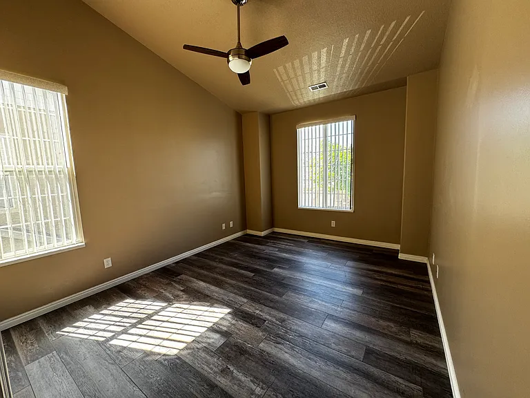149 N Birmingham Ln W — Photo 2